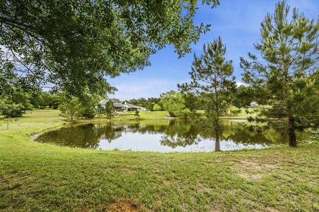 157 N Forest Drive, Huntsville, TX 77340