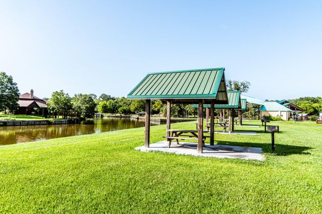 157 N Forest Drive, Huntsville, TX 77340