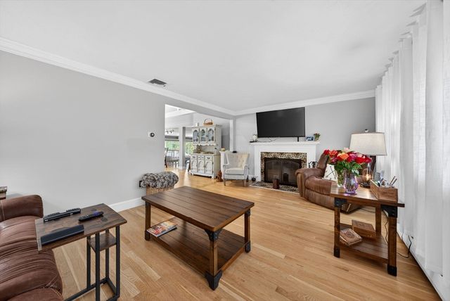 375 Pearl St, Brockton, MA 02301