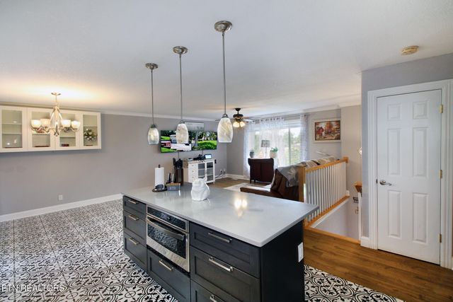 628 Greenwich Drive, Maryville, TN 37803