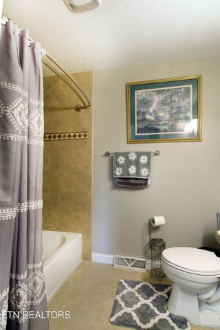 628 Greenwich Drive, Maryville, TN 37803