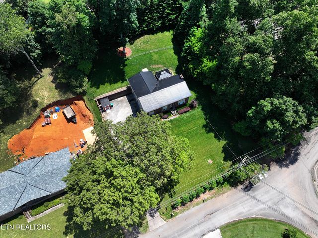 628 Greenwich Drive, Maryville, TN 37803