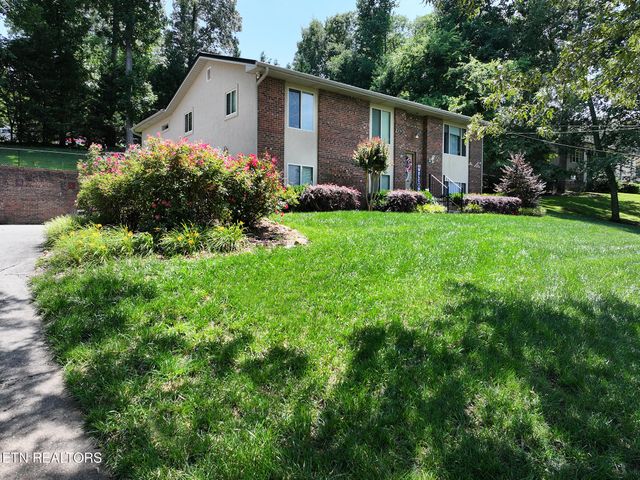 628 Greenwich Drive, Maryville, TN 37803