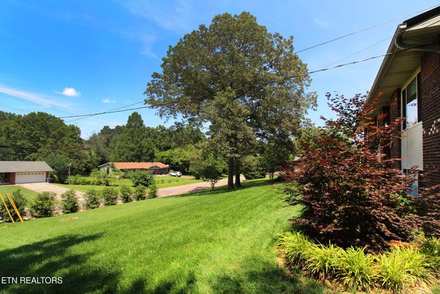 628 Greenwich Drive, Maryville, TN 37803