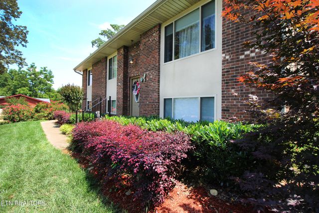 628 Greenwich Drive, Maryville, TN 37803