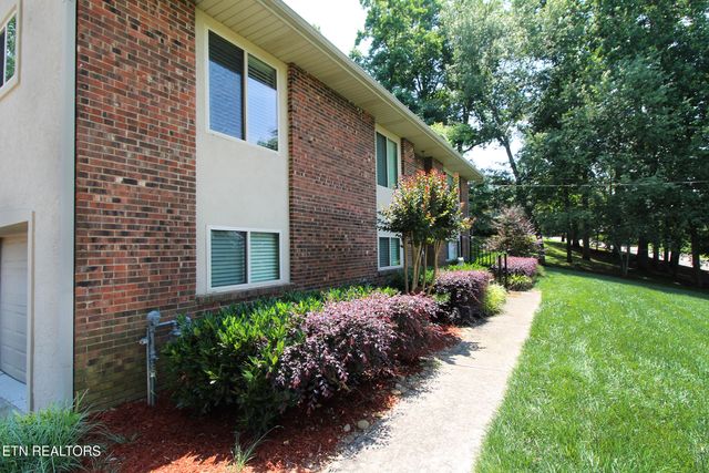 628 Greenwich Drive, Maryville, TN 37803