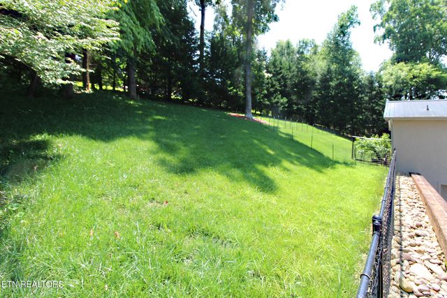628 Greenwich Drive, Maryville, TN 37803