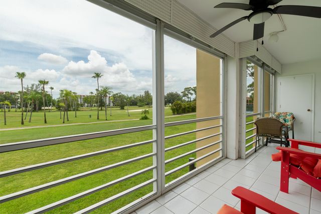 3661 Via Poinciana 211, Lake Worth, FL 33467