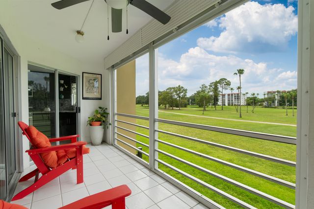 3661 Via Poinciana 211, Lake Worth, FL 33467