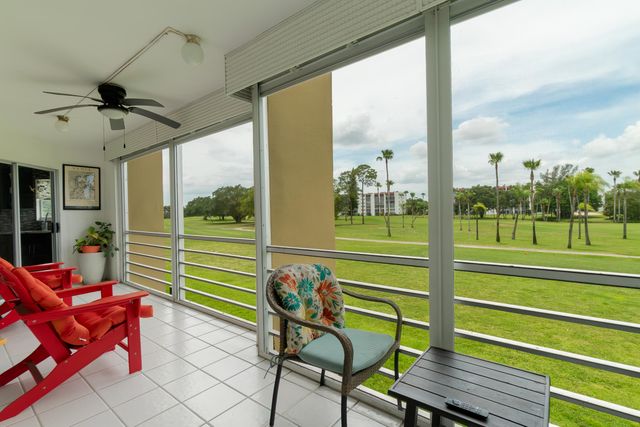 3661 Via Poinciana 211, Lake Worth, FL 33467
