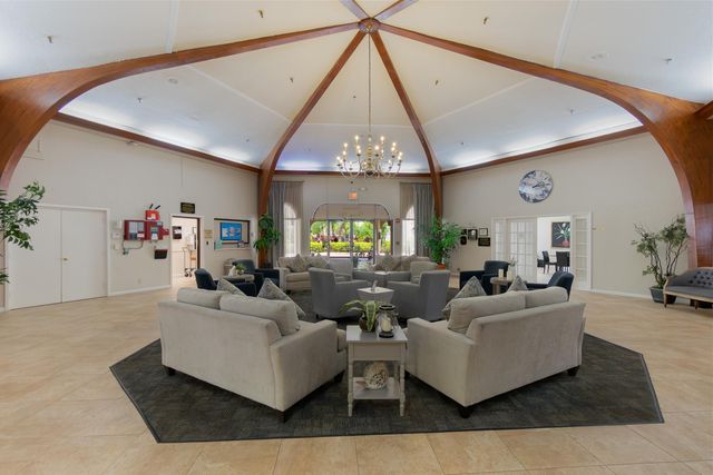 3661 Via Poinciana 211, Lake Worth, FL 33467
