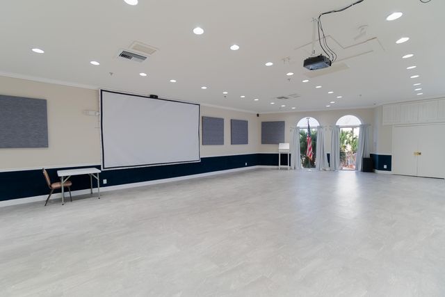 3661 Via Poinciana 211, Lake Worth, FL 33467