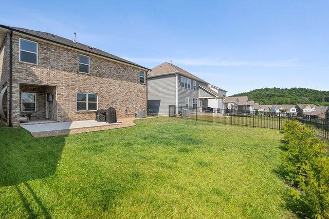 443 Black Walnut Dr, Gallatin, TN 37066