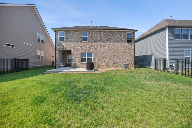 443 Black Walnut Dr, Gallatin, TN 37066