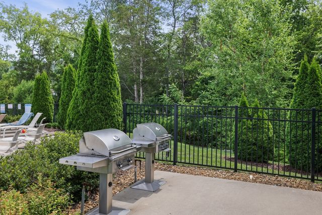 443 Black Walnut Dr, Gallatin, TN 37066