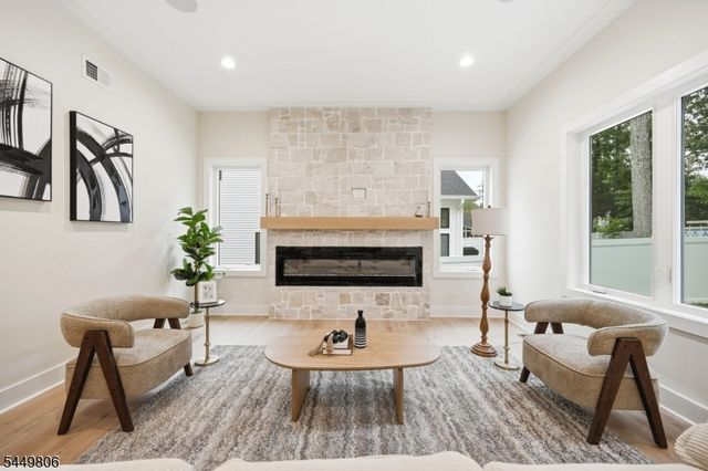 23 Carlisle Dr, Livingston Twp., NJ 07039