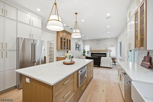 23 Carlisle Dr, Livingston Twp., NJ 07039