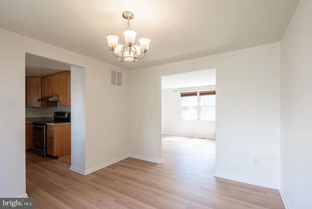 3048 SILENT VALLEY DR, Fairfax, VA 22031
