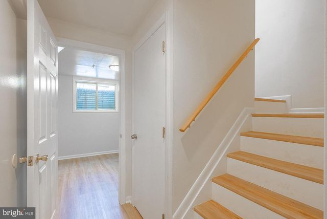 3048 SILENT VALLEY DR, Fairfax, VA 22031