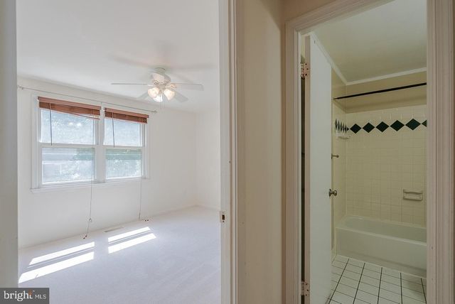 3048 SILENT VALLEY DR, Fairfax, VA 22031