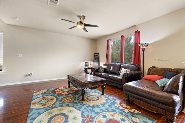 326 Comal RUN, Hutto, TX 78634