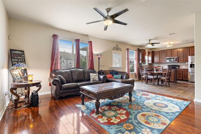 326 Comal RUN, Hutto, TX 78634