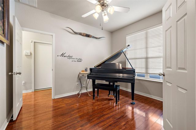 326 Comal RUN, Hutto, TX 78634