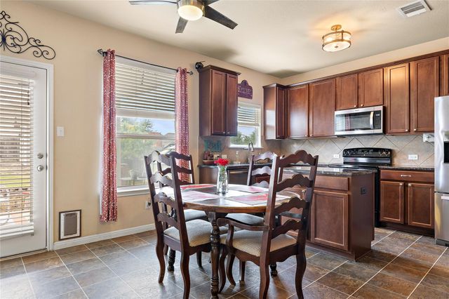 326 Comal RUN, Hutto, TX 78634