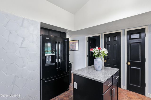 2801 W Calle De Dalias, Tucson, AZ 85745
