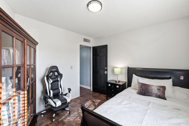 2801 W Calle De Dalias, Tucson, AZ 85745