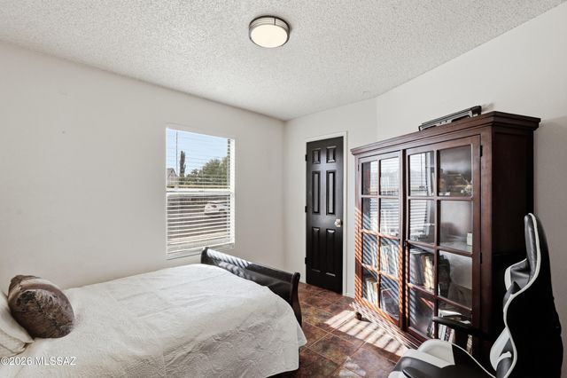 2801 W Calle De Dalias, Tucson, AZ 85745