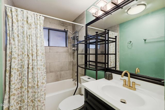 2801 W Calle De Dalias, Tucson, AZ 85745