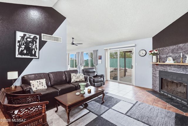 2801 W Calle De Dalias, Tucson, AZ 85745
