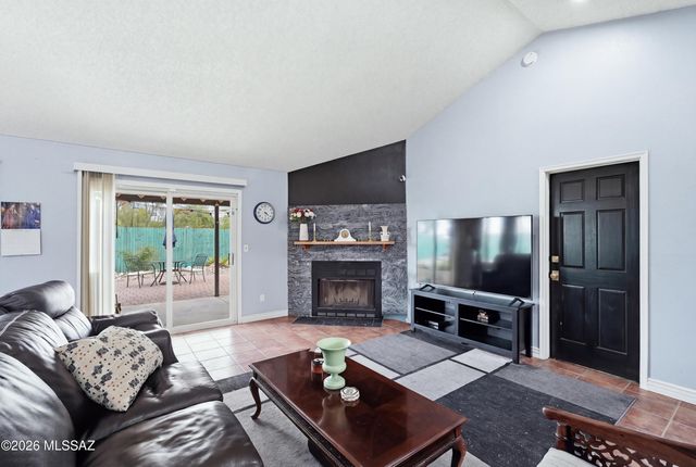 2801 W Calle De Dalias, Tucson, AZ 85745