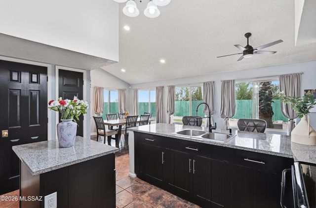 2801 W Calle De Dalias, Tucson, AZ 85745