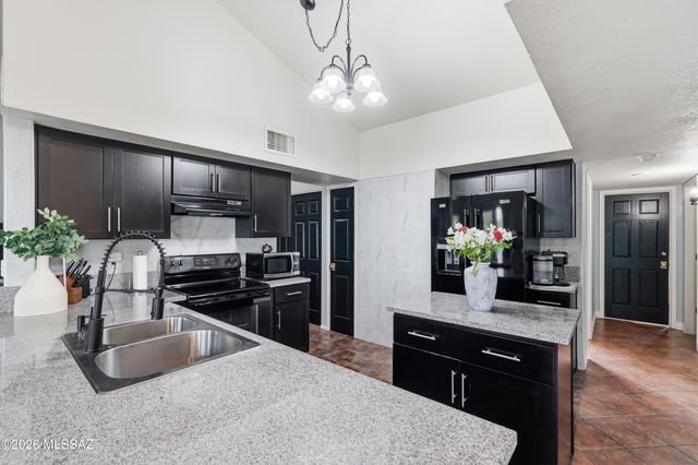 2801 W Calle De Dalias, Tucson, AZ 85745