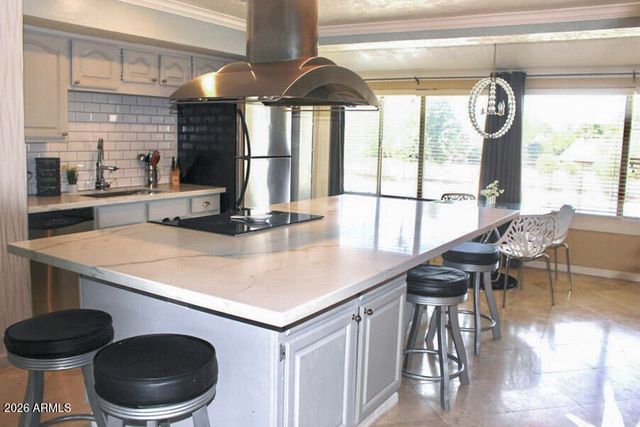 5998 N 78TH Street 211, Scottsdale, AZ 85250