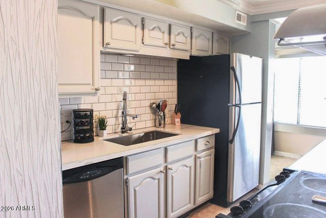 5998 N 78TH Street 211, Scottsdale, AZ 85250