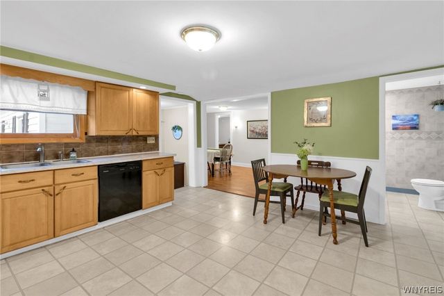 256 Country Parkway, Amherst, NY 14221