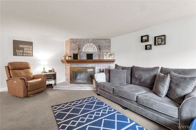 256 Country Parkway, Amherst, NY 14221