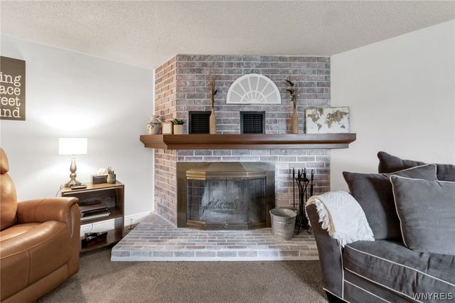 256 Country Parkway, Amherst, NY 14221