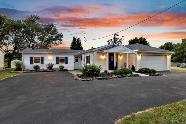256 Country Parkway, Amherst, NY 14221