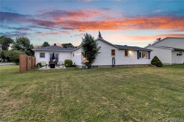 256 Country Parkway, Amherst, NY 14221