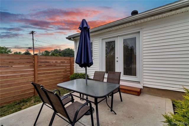 256 Country Parkway, Amherst, NY 14221