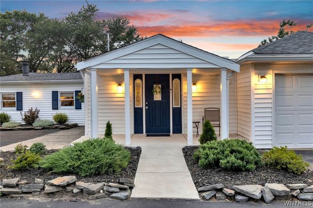 256 Country Parkway, Amherst, NY 14221
