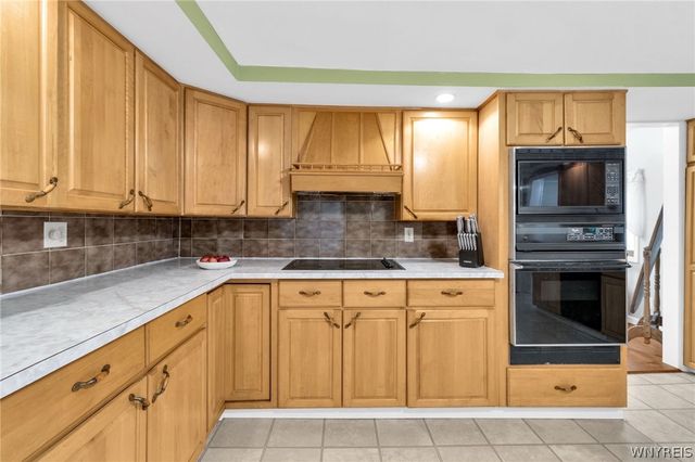 256 Country Parkway, Amherst, NY 14221