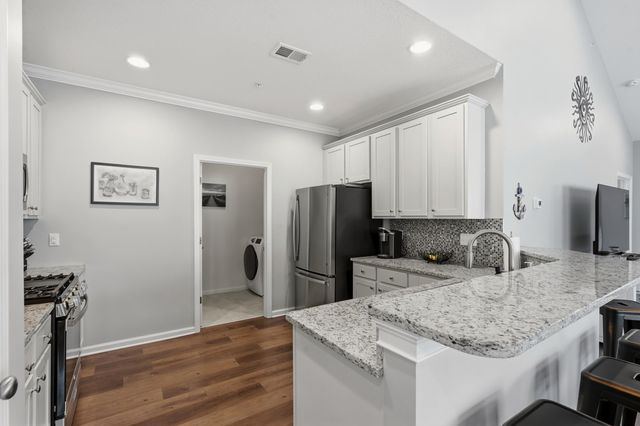 647 Sunnyside Dr Unit 202, Murrells Inlet, SC 29576