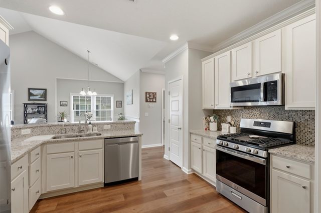 647 Sunnyside Dr Unit 202, Murrells Inlet, SC 29576