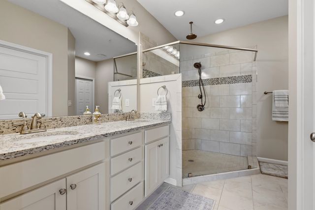 647 Sunnyside Dr Unit 202, Murrells Inlet, SC 29576