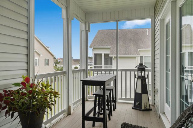 647 Sunnyside Dr Unit 202, Murrells Inlet, SC 29576